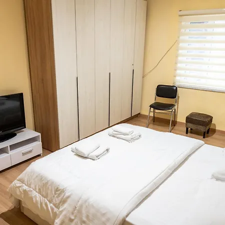 Apartment Family - Center