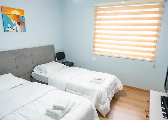 Family - Center ティラナ